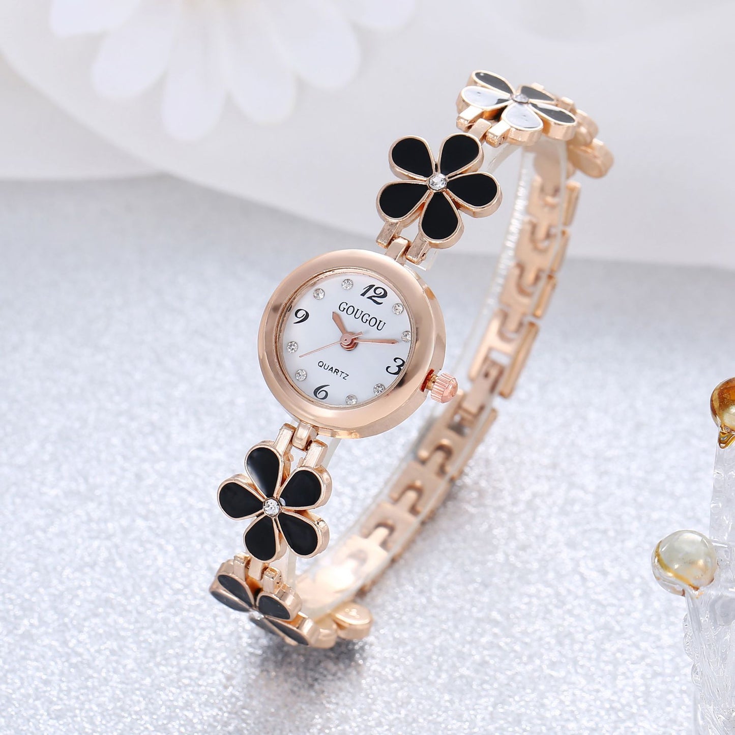 Ladies Petal Patterned Quartz Watch Bracelet Set